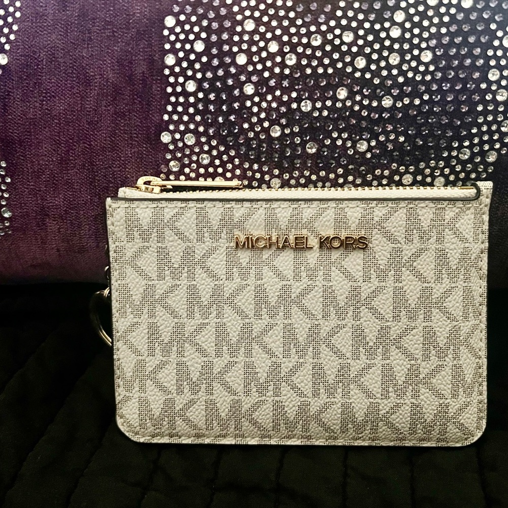 Michael Kors Jet Set Travel Small Signature Logo coin purse.